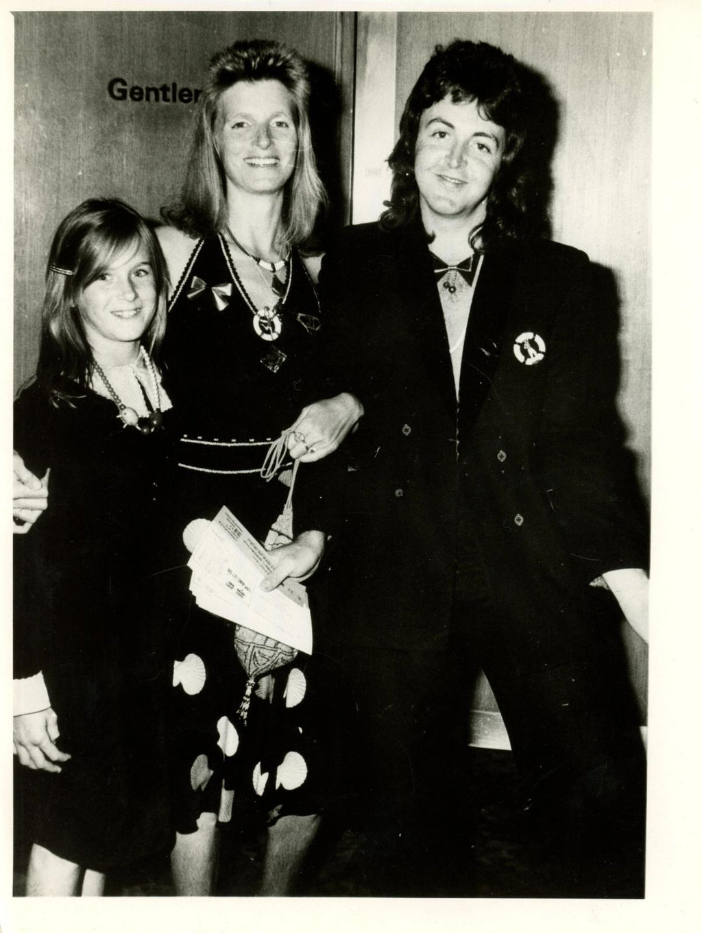 Paul and Linda McCartney photograph 1973