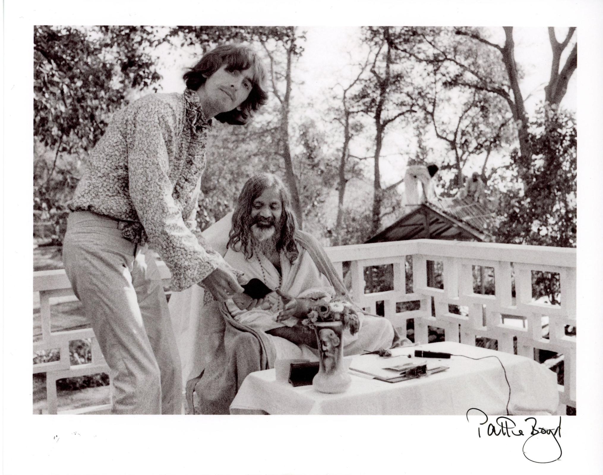 Pattie Boyd signed photograph